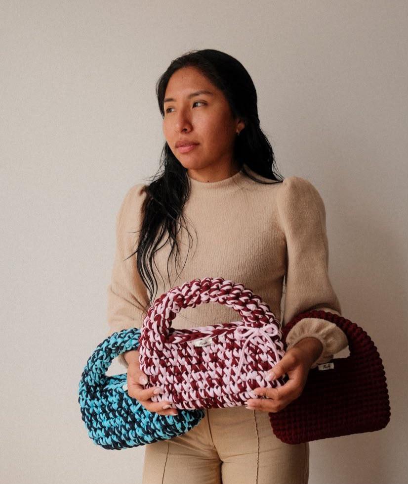 Cartera tejida a crochet en trapillo, de Trapillo Noelia